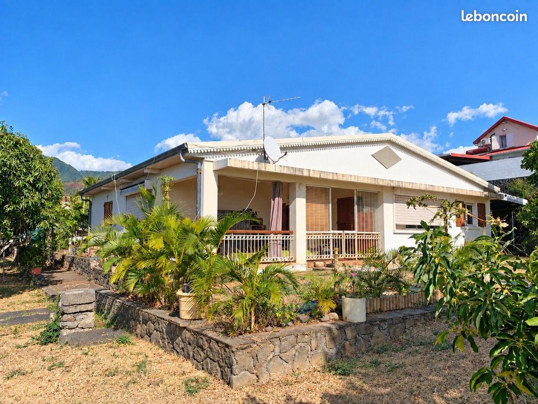 Maison 4 pièces 162 m² · à La Possession · 162 m² · 699 990 €