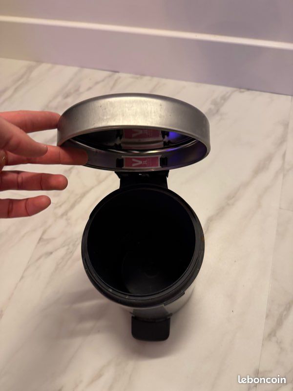 Petite poubelle salle de bain (image 3)