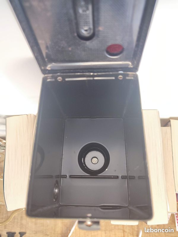 Appareil photo ancien Agfa B2 avec son étui