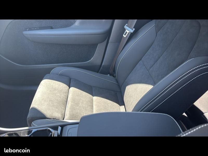 Volvo XC40 B3 163ch Black Edition DCT 7 (image 20)