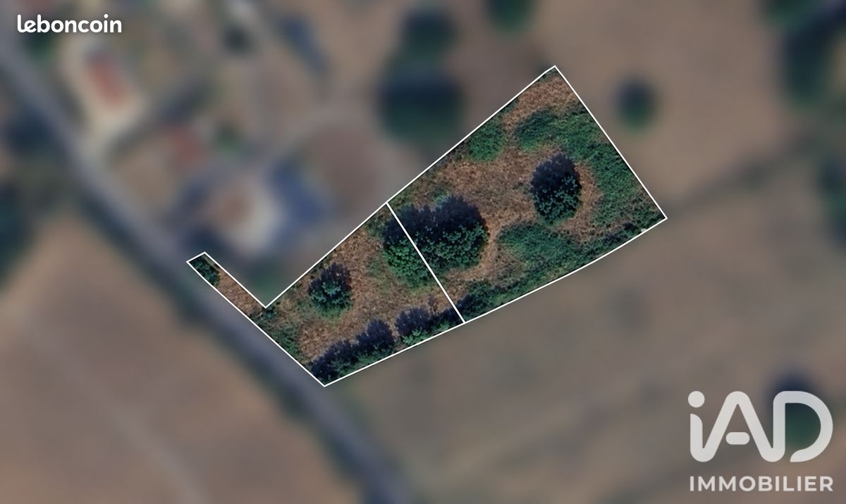 Terrain 5226 m² · à Nozières · 5 226 m² · 34 000 €