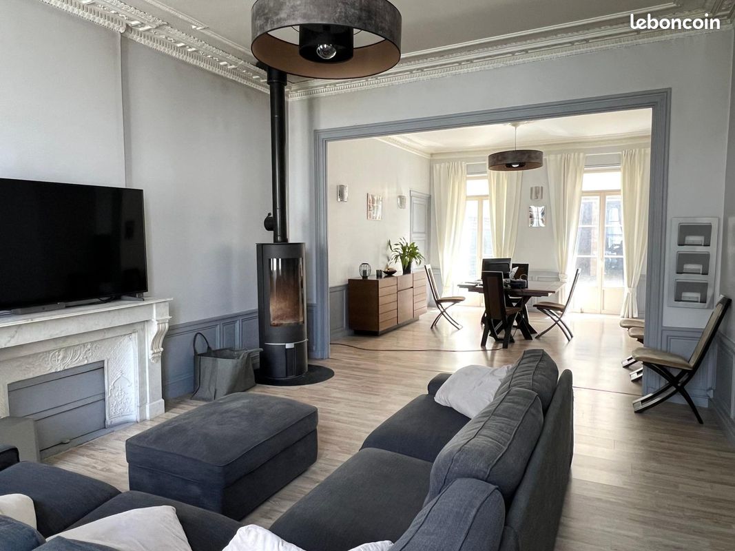 Maison 9 pièces 357 m² · à Saint-Jean-d'Angély · 357 m² · 396 000 €