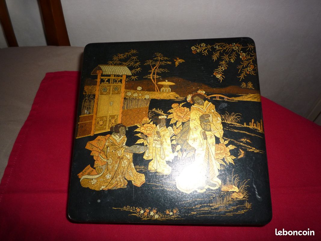 Boîte à bijoux en bois laqué à décor noir et or, asiatiques (image 3)