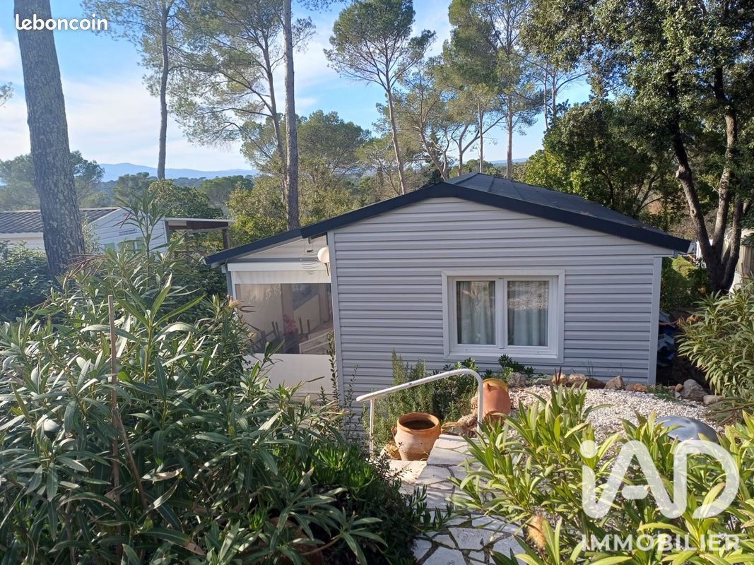 Terrain 200 m² · à Fréjus · 200 m² · 110 000 €