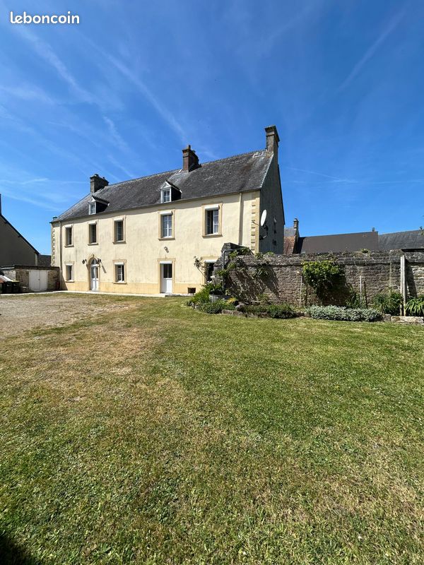 Maison 11 pièces 250 m² · à Sainte-Mère-Église · 250 m² · 364 500 €