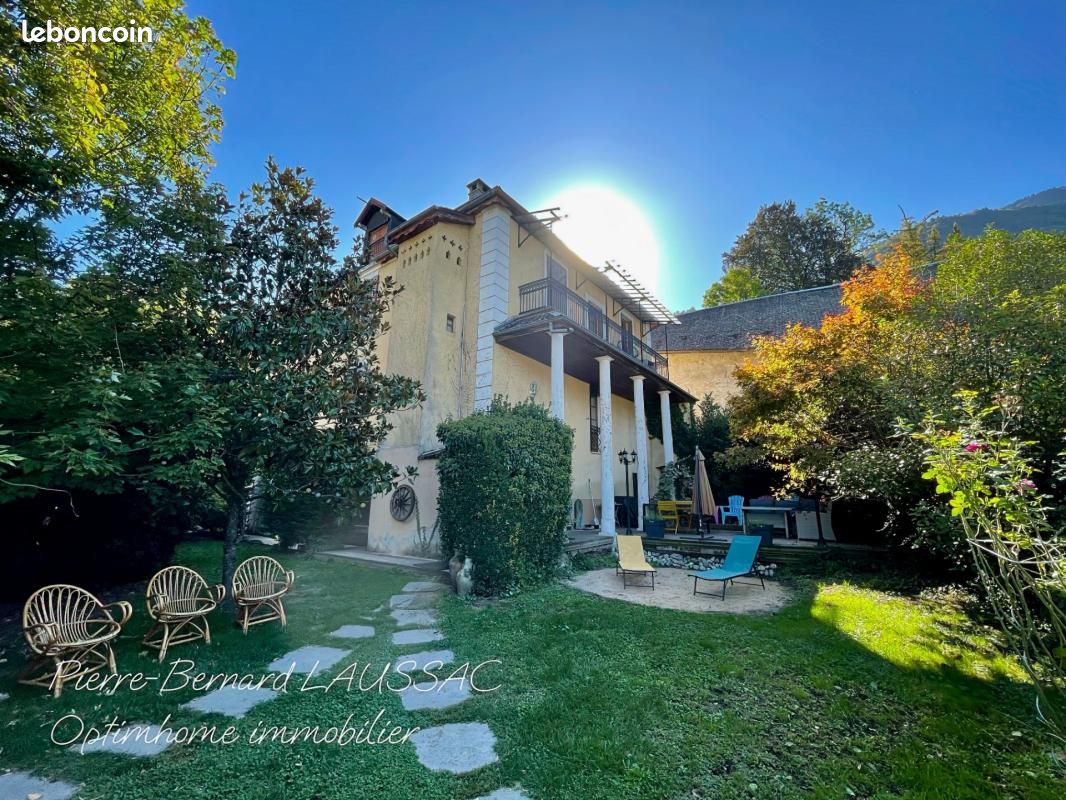 Maison 9 pièces 215 m² · à Chamoux-sur-Gelon · 215 m² · 470 000 €