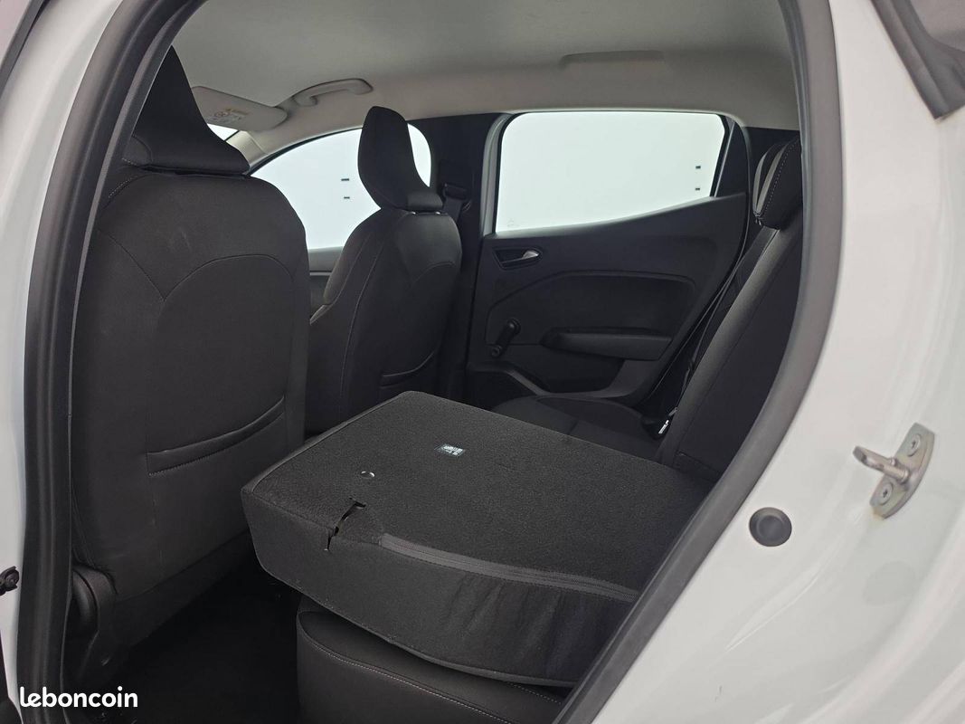 RENAULT Clio TCe 90 Equilibre (image 28)