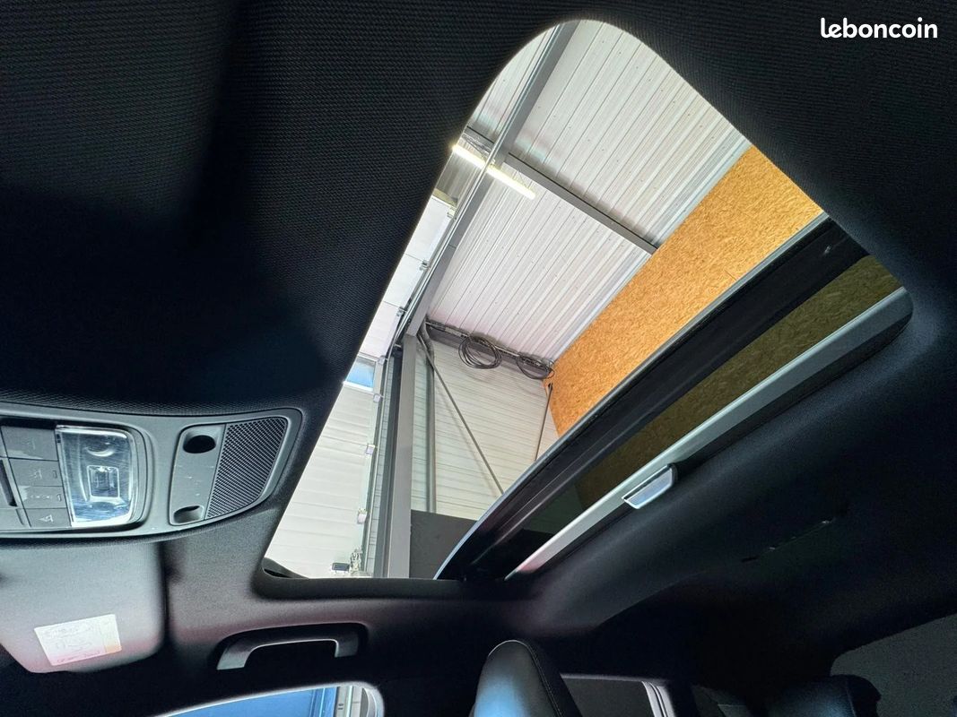 AUDI RS3 SPORTBACK 2.5 TFSI 400 S tronic 7 Quattro - Toit ouvrant - Caméra de recul - Bang et olufsen - Sièges chauffants (image 29)