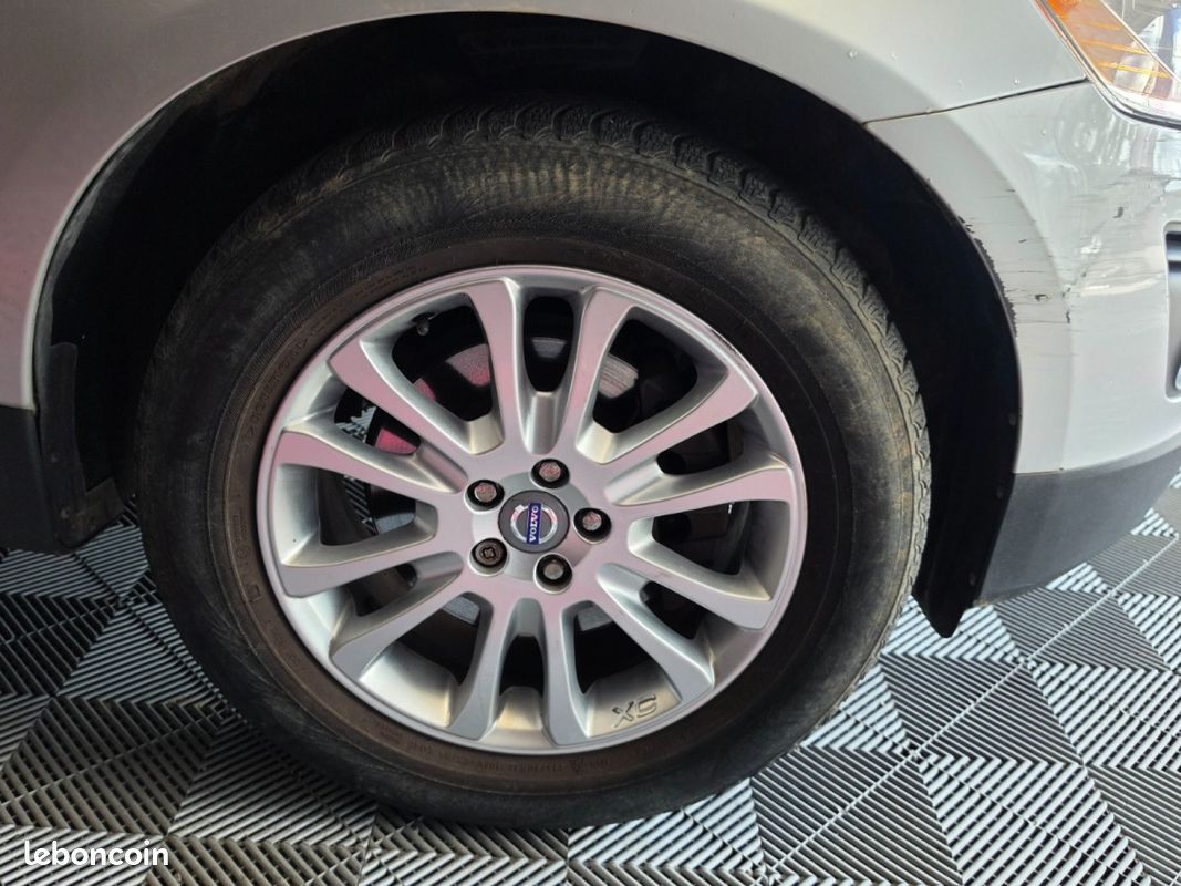 VOLVO XC60 D5 AWD Summum Geartronic A (image 22)