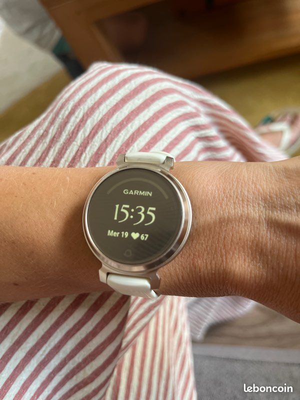 Montre connecté Garmin Lily 2 (image 1)