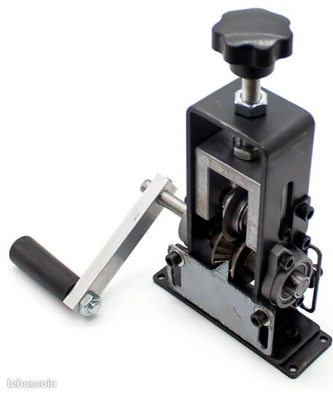 Machine à dénuder les câbles de 1mm à 20 mm , Manuel ou à l’aide d’une visseuses , Noir et gris (image 3)