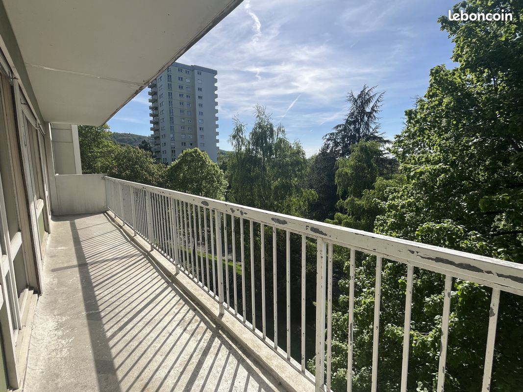 Appartement 5 pièces 97 m² · à Saint-Étienne · 97 m² · 105 000 €
