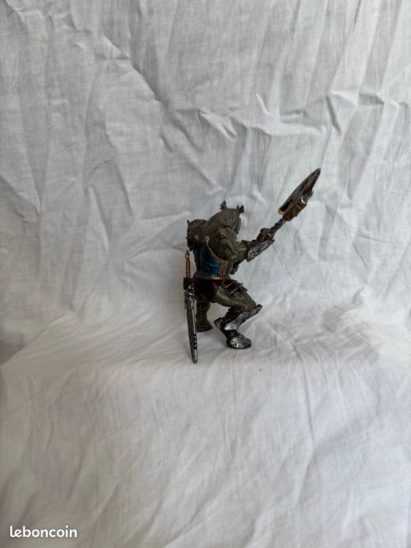 Lot de figurines Papo de chimère, rhinocéros guerrier et cerbère (image 8)