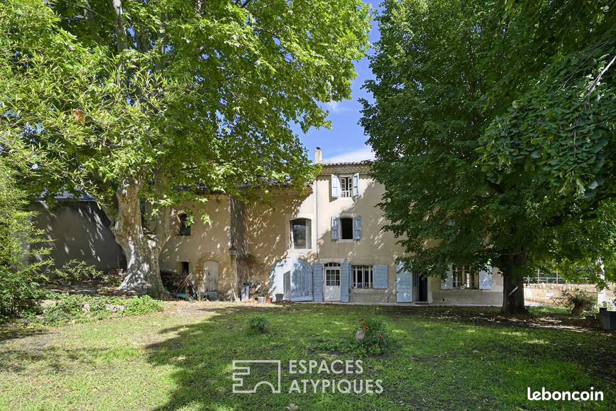 Maison 10 pièces 445 m² · à La Tour-d'Aigues · 445 m² · 1 155 000 €