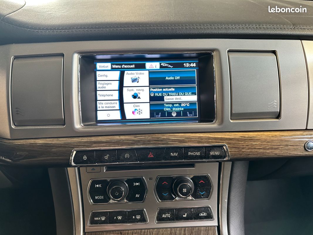 Jaguar XF Sportbrake 2.2D 163ch " Carnet Complet + Factures / 170.096 Km " (image 7)