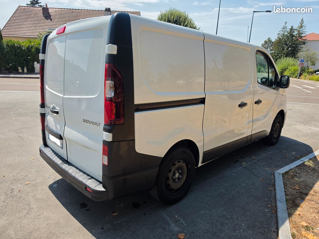 TRAFIC 2.0 BLUE DCI 120cv FULL OPTIONS (image 2)