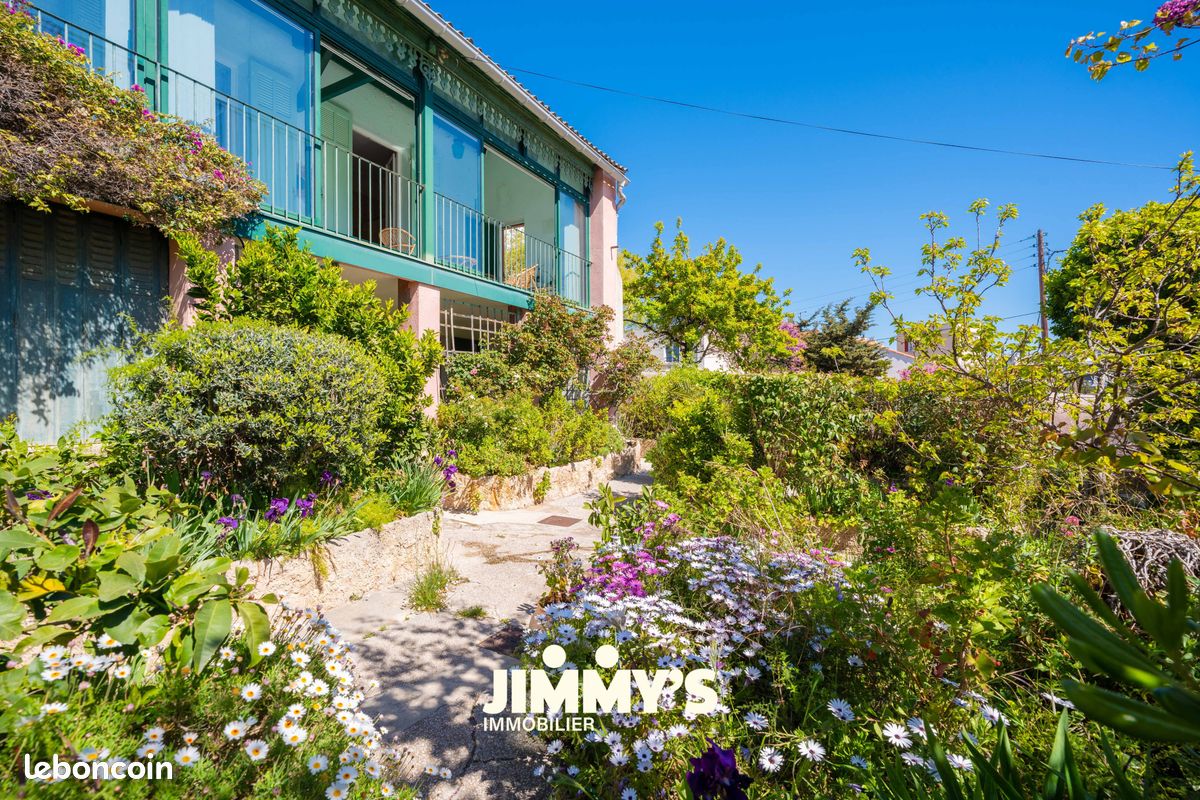 Maison 7 pièces 218 m²