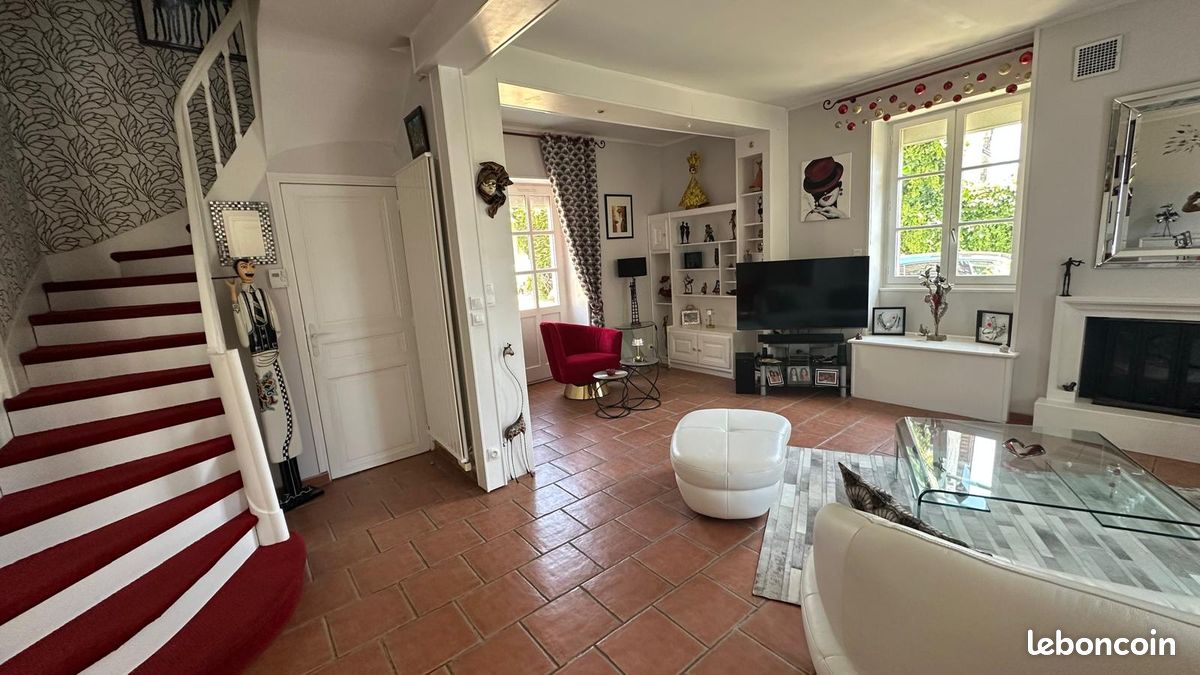 Maison 8 pièces 173 m² · à Saint-Épain · 173 m² · 339 600 €