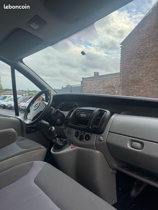 ⭐ Opel Vivaro L2H1 – 2.0 CDTI 115 ch – Climatisation – Attelage – 135 000 km – Révisé & Garanti ⭐ (image 5)