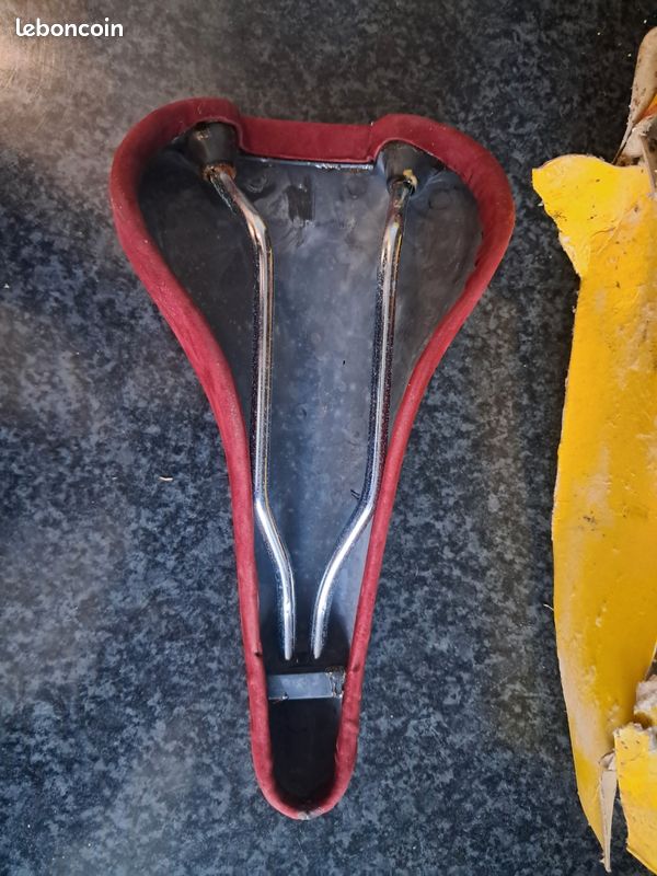 Selle Selle Italia Turbo Bernard Hinault vintage des années Selle Selle Italia Turbo Bernard Hinault vintage des années