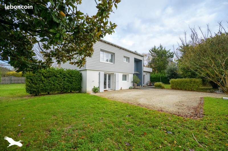 Maison 8 pièces 150 m² · à Dompierre-sur-Mer · 150 m² · 551 769 €
