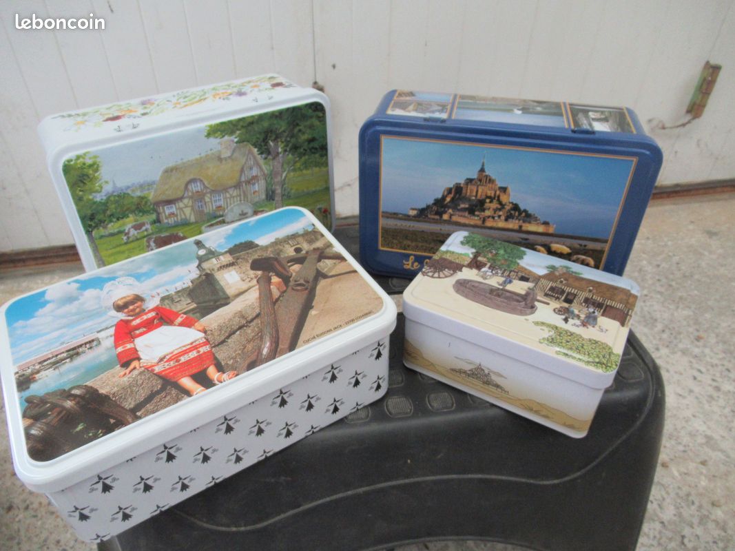 Bangkok, Thaïlande 22 Janvier 2022 Cassettes Des Années 90 De L Incesticide De L Album Nirvana Sur Un Sol En Bois Noir