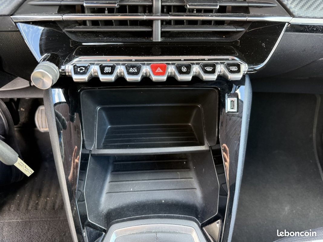 Peugeot 208 (2) BLUEHDI 100 Active (image 14)