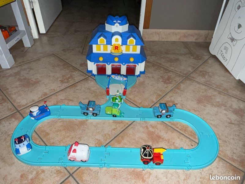Quartier général Robocar Poli à fonctions - Jeux et jouets Ouaps - Avenue des Jeux