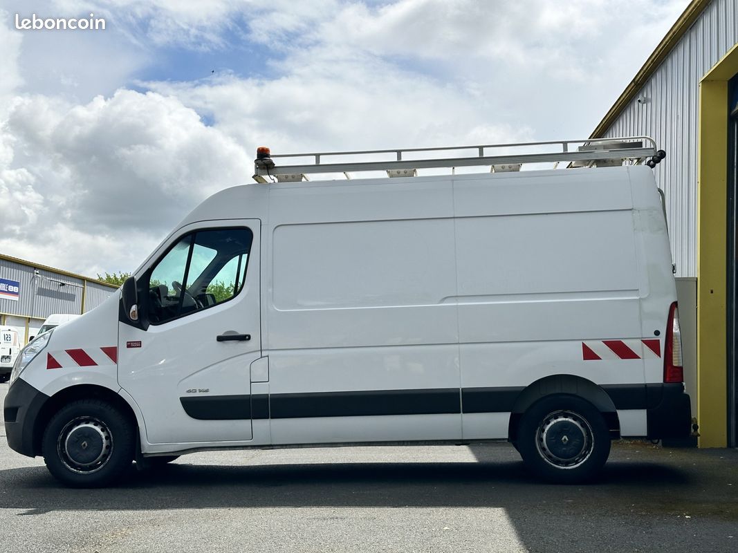 RENAULT TRUCKS MASTER III F3300 2.3 dCi 145 ch CONFORT / ATTELAGE / GALERIE / ECHELLE (image 2)