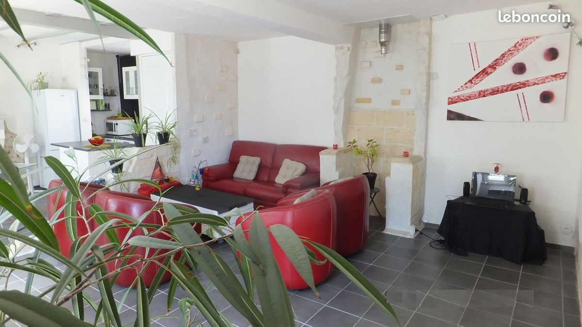 Maison 8 pièces 200 m² · à Cars · 200 m² · 260 000 €