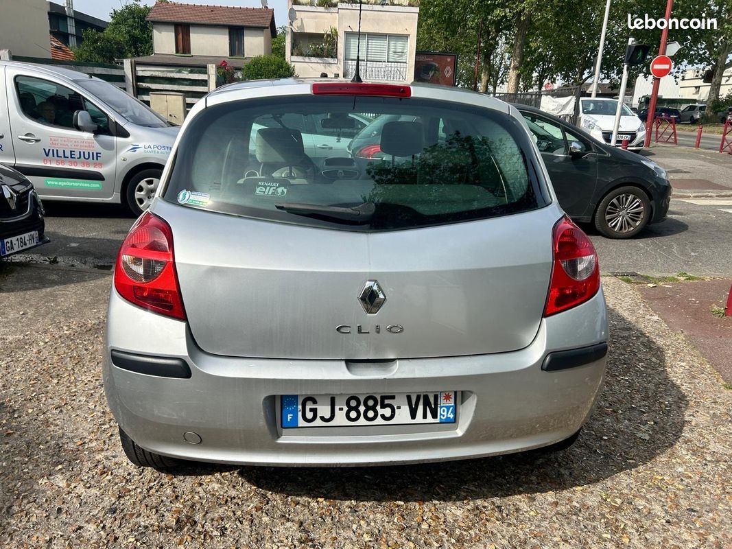 RENAULT CLIO III 1.5 dCi 85 eco2 Extrême Claire/CREDIT POSSIBLE (image 5)