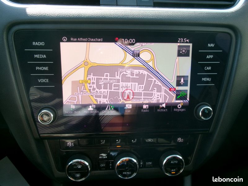 Skoda OCTAVIA COMBI 1.6 TDI 116CH SCR BUSINESS DSG7 EURO6D-T (image 25)