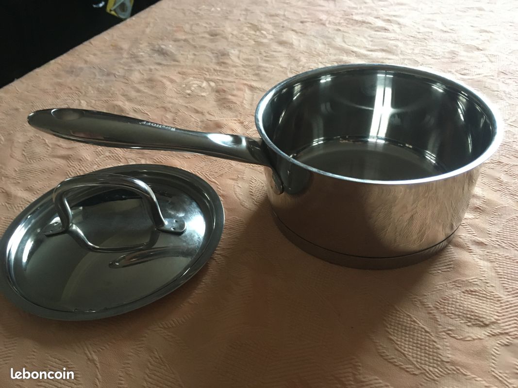 Casserole à fondue brute Fiona en acier inoxydable, avec un volume