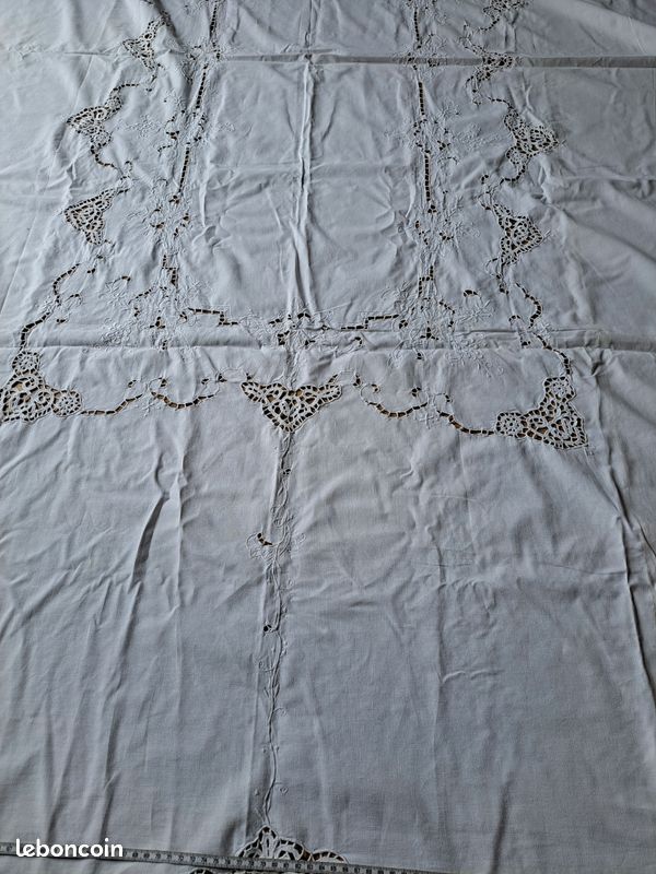 Grande nappe avec broderies + 12 serviettes (image 2)