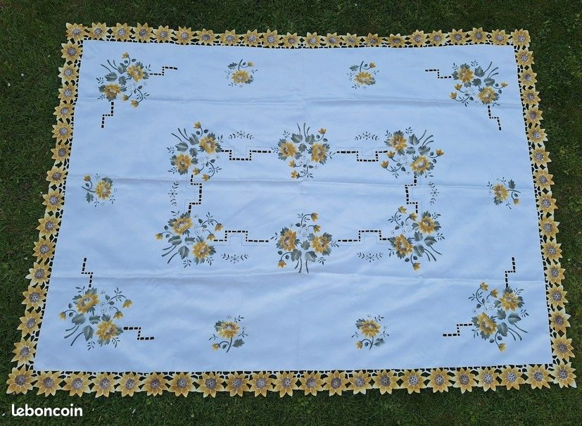 Nappe rectangulaire (motif fleurs) (image 1)