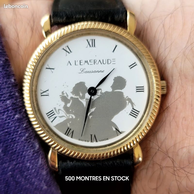 Montre art deco de collection Suisse chic de luxe à émeraude