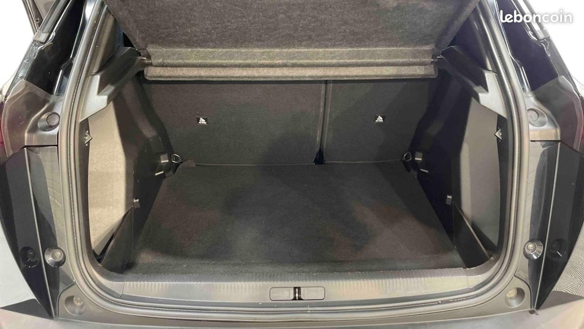 Peugeot 2008 Hybrid 145 e-DCS6 Style (image 28)