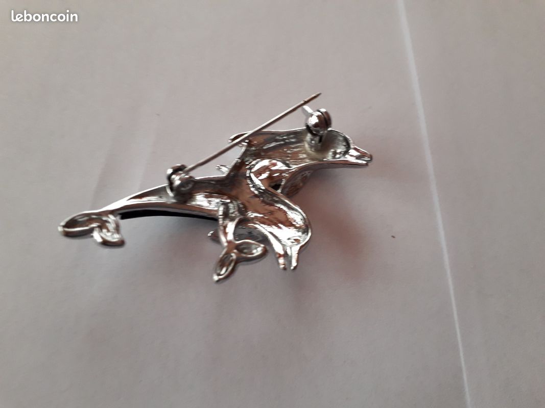 Broche dauphin en nacre 1 (image 2)