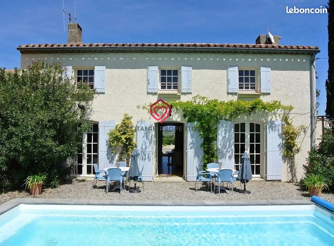 Maison 10 pièces 196 m² · à Roullens · 196 m² · 785 000 €