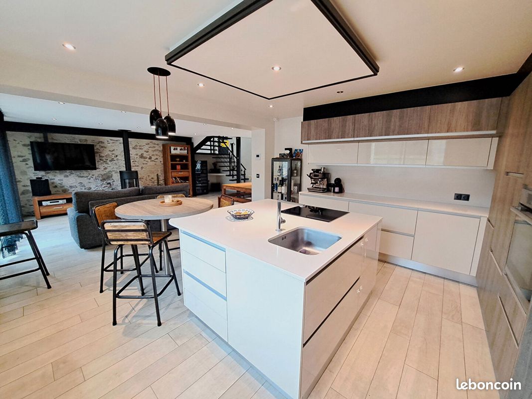Maison 7 pièces 173 m² · à Le Châtelet-en-Brie · 173 m² · 1 700 €/mois