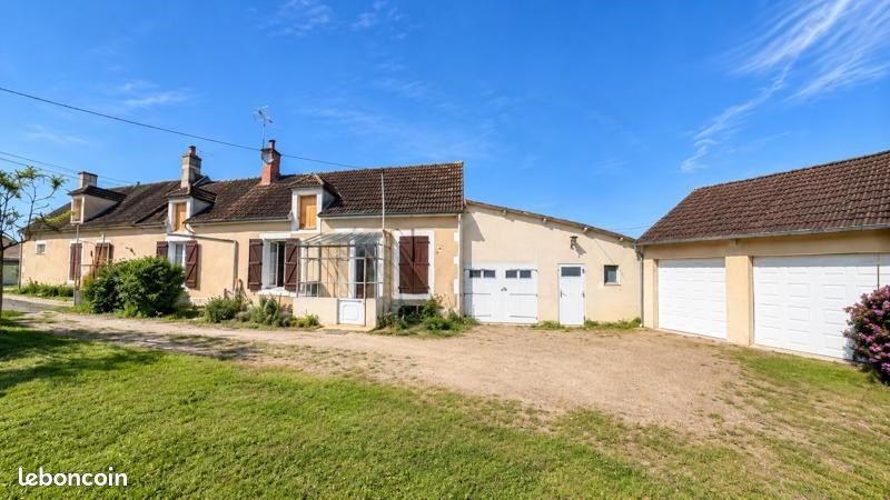 Immeuble 265 m² · à Saint-Amand-Montrond · 265 m² · 106 000 €