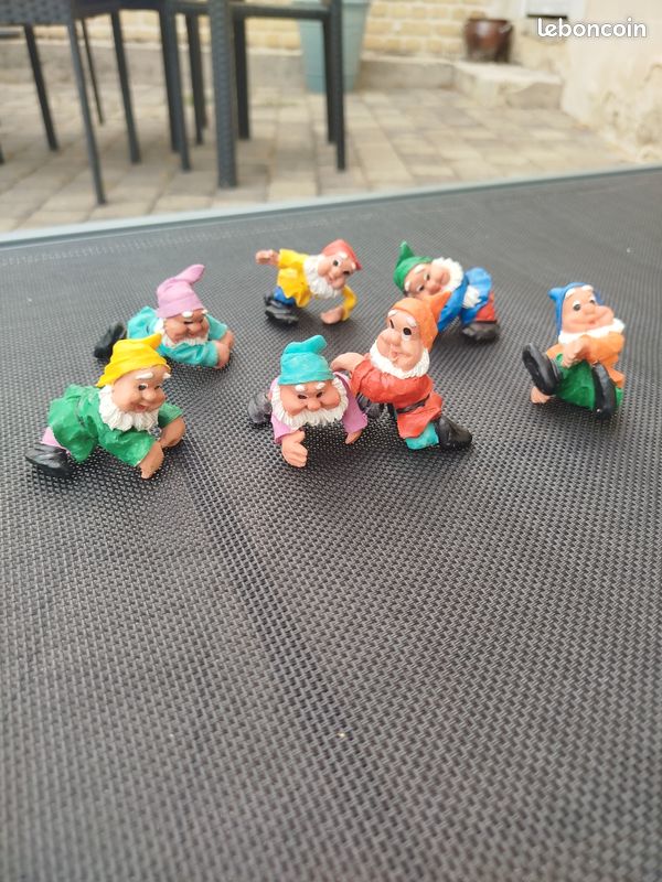 Lot de figurines des 7 nains (image 2)