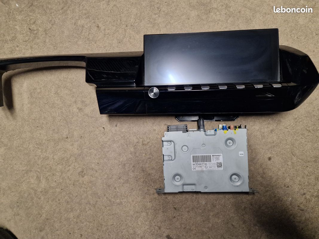 Autoradio gps avec écran pour Peugeot 508 (image 1)