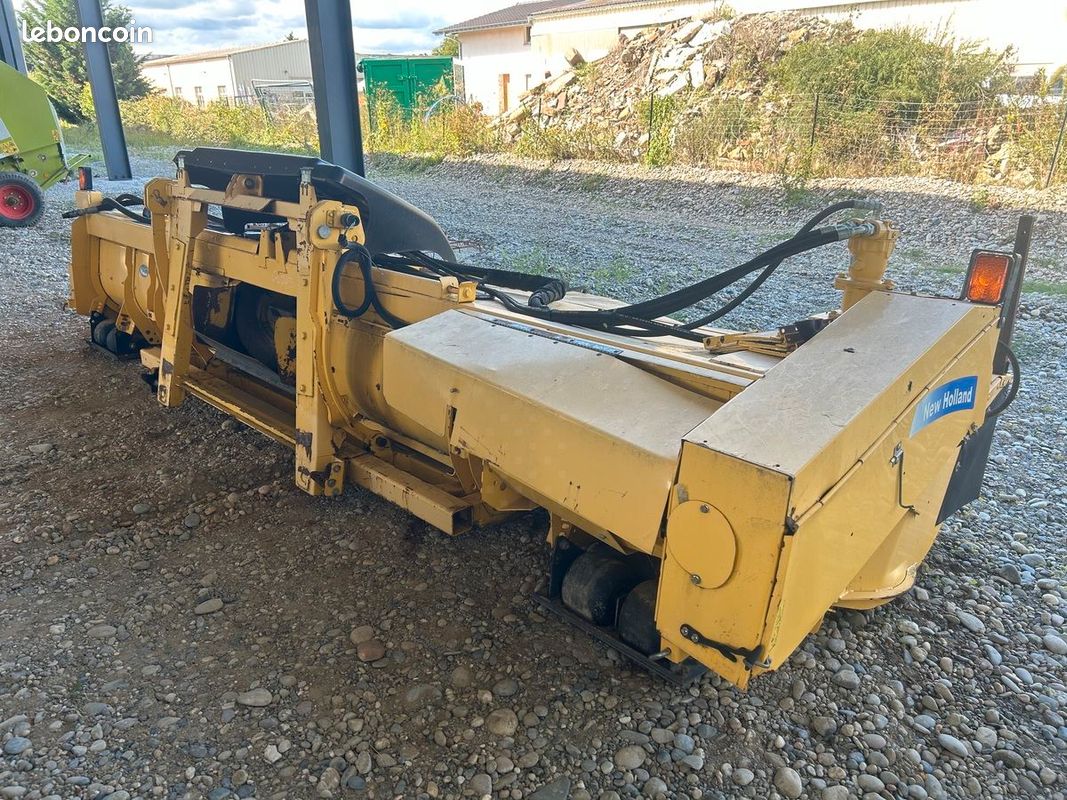 New Holland 570 FW (image 3)