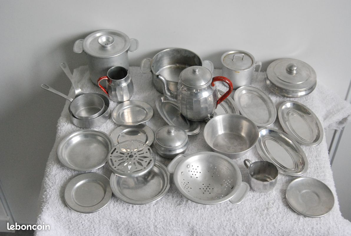 Dinette Ancienne En Aluminium 13 Pièces Dans Sa Boîte D'origine - Jouet Vintage Occasion