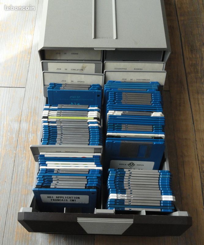 Lot De 24 Disquettes Atari - Jeux Et Divers - Non Testées