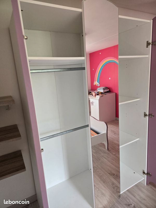 Chambre fille lit table de chevet et armoire (image 9)