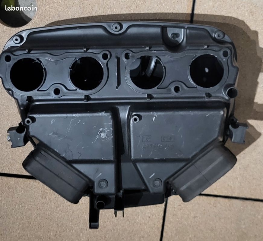 Boitier air + filtre 1100CBR 99/00 (image 3)