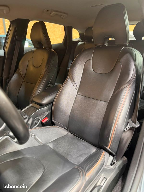VOLVO V40 D3 CROSS COUNTRY 150ch Summum (image 4)