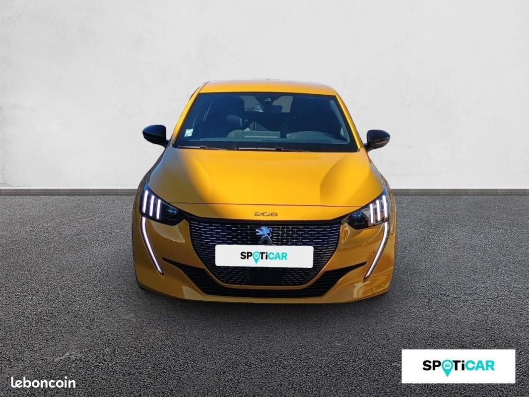 Peugeot 208 PureTech 100 S&S BVM6 GT (image 2)